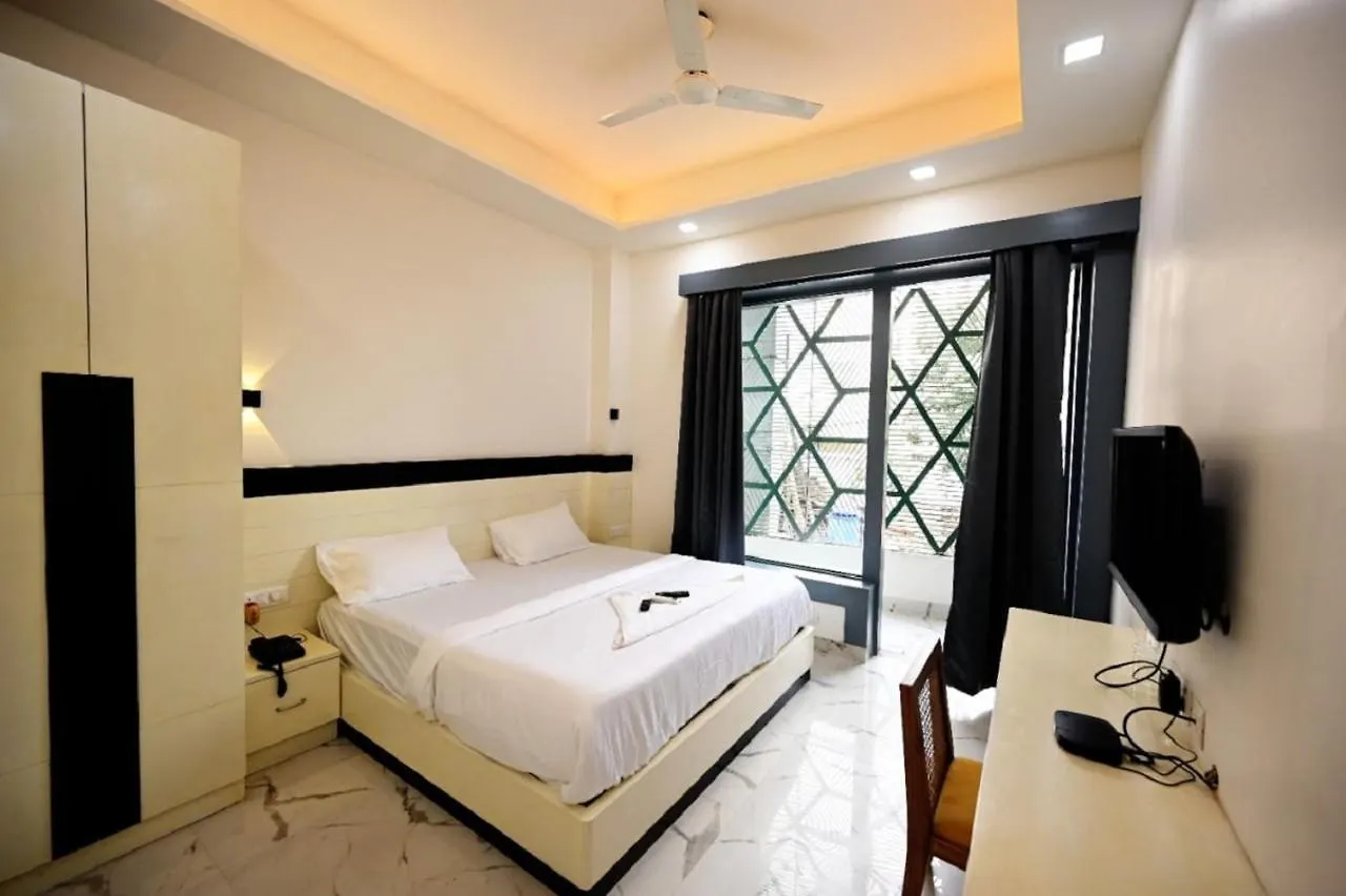 Hotel Prago By Green Deer Varanasi 3*,  India