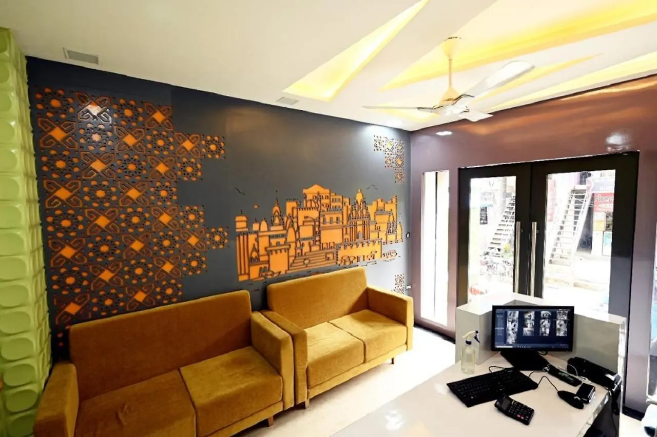 Hotel Prago By Green Deer Varanasi 3*,  India