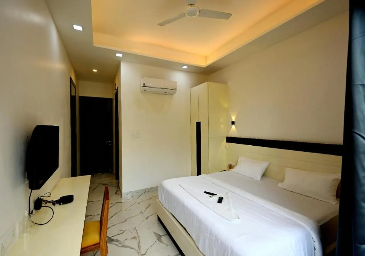 ***  Hotel Prago By Green Deer Varanasi India
